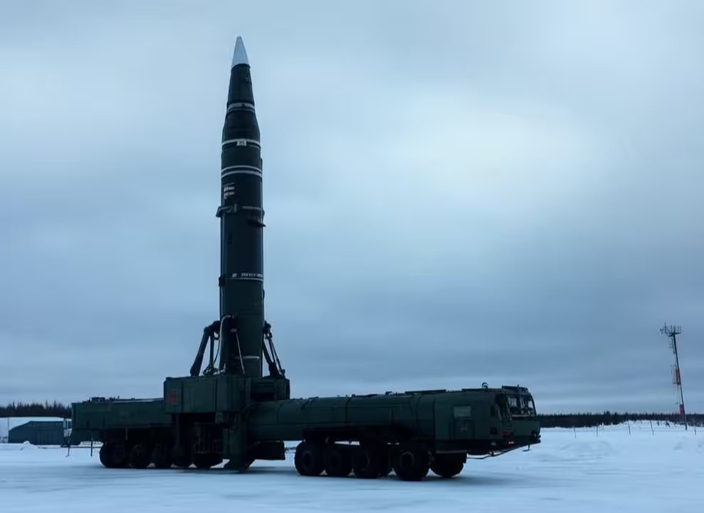 Балістична ракета «Орєшнік» та радянські компоненти.