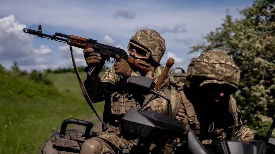 Начальник Генерального штабу Андрій Гнатов дає оцінку стану військового управління.