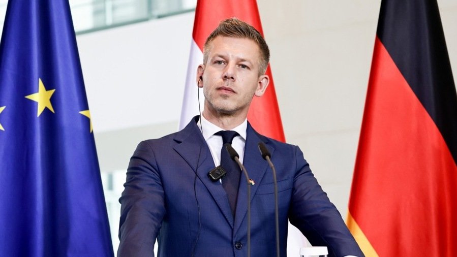 Представники Угорщини на тлі блокування процедури вступу України та Молдови до Євросоюзу