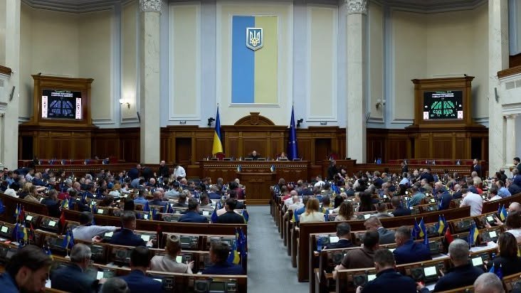 Парламентарій обговорює концепцію пенсійної реформи.