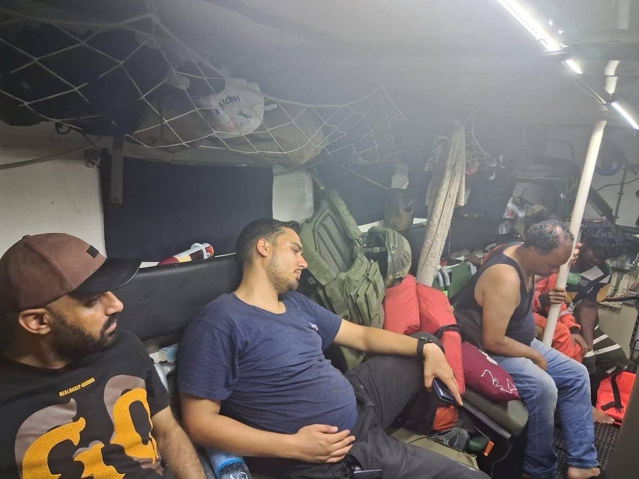 Суховантажне судно VICTRESS під панамським прапором після атаки у Чорному морі, з видимими ознаками пошкодження.