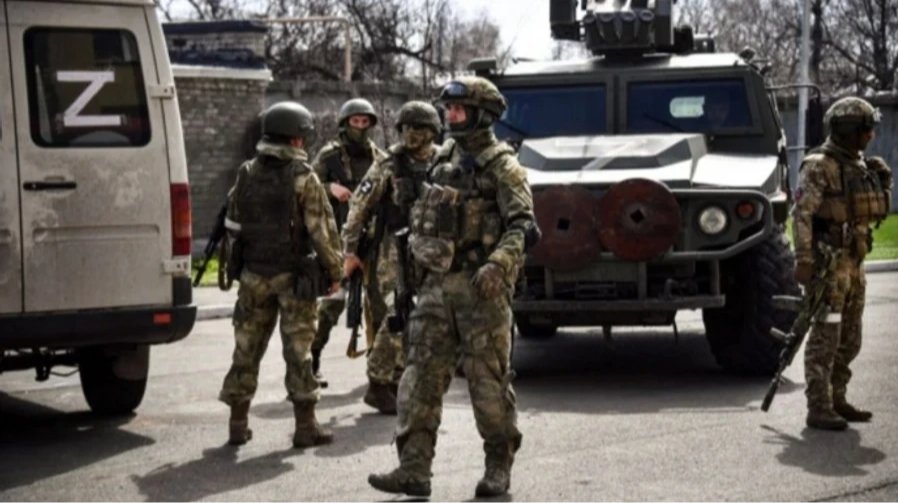 Супутникові знімки військових об'єктів Росії біля кордонів НАТО.