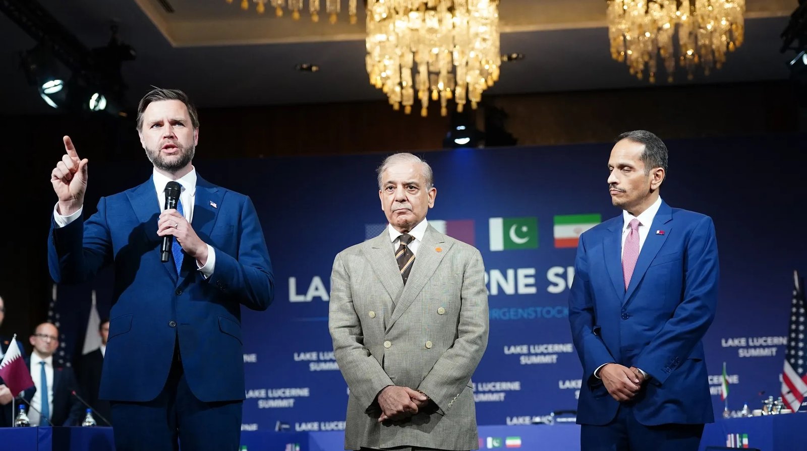 Речник МЗС Ірану Есмаїл Багаї під час пресконференції або офіційної заяви