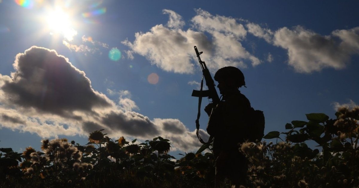 Міністр оборони України Михайло Федоров під час інтерв'ю щодо врегулювання питань самовільного залишення частини.