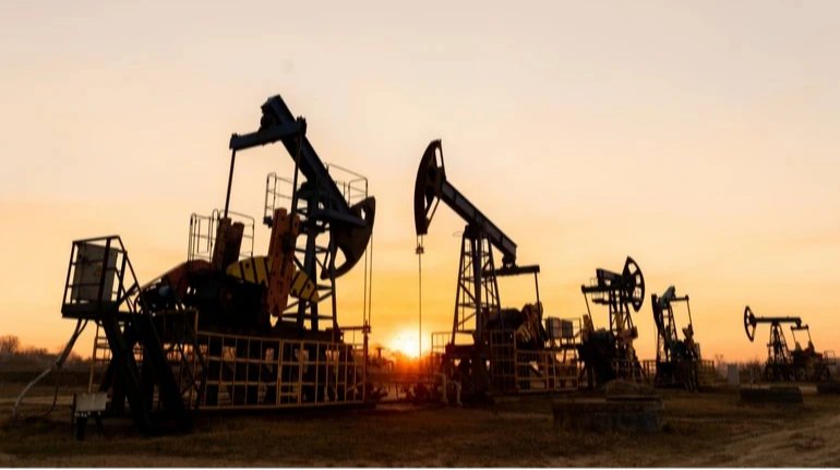 Графік цін на нафту Brent та WTI з тенденцією до зниження