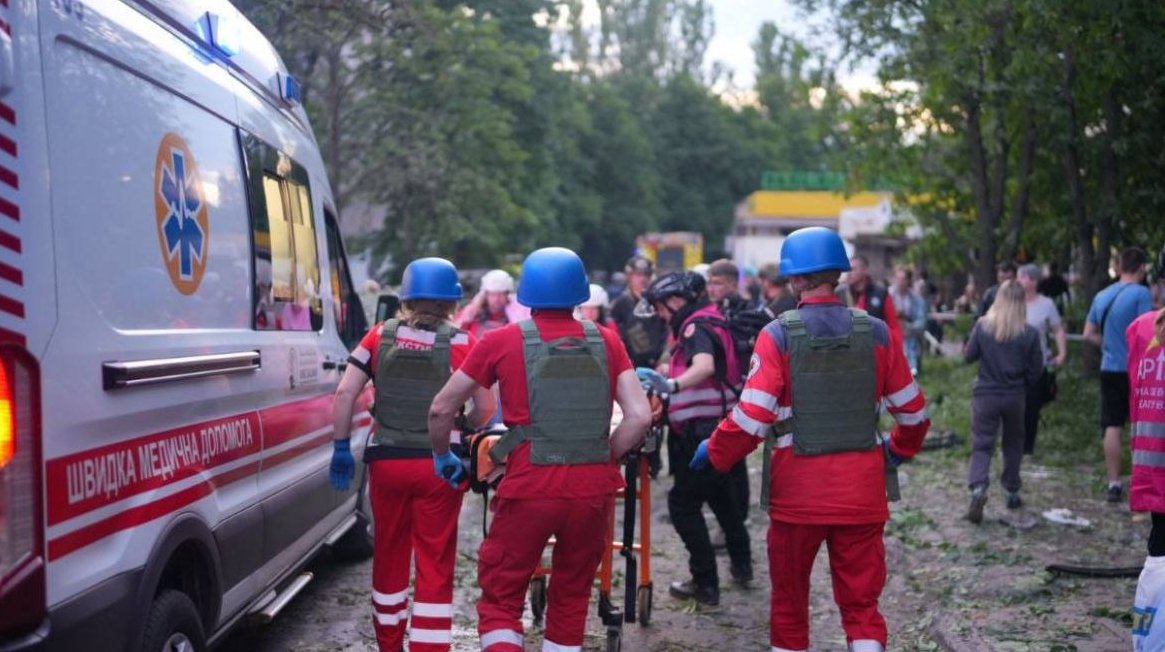 Наслідки ранкових ударів по Запоріжжю, постраждалі та пошкодження інфраструктури.