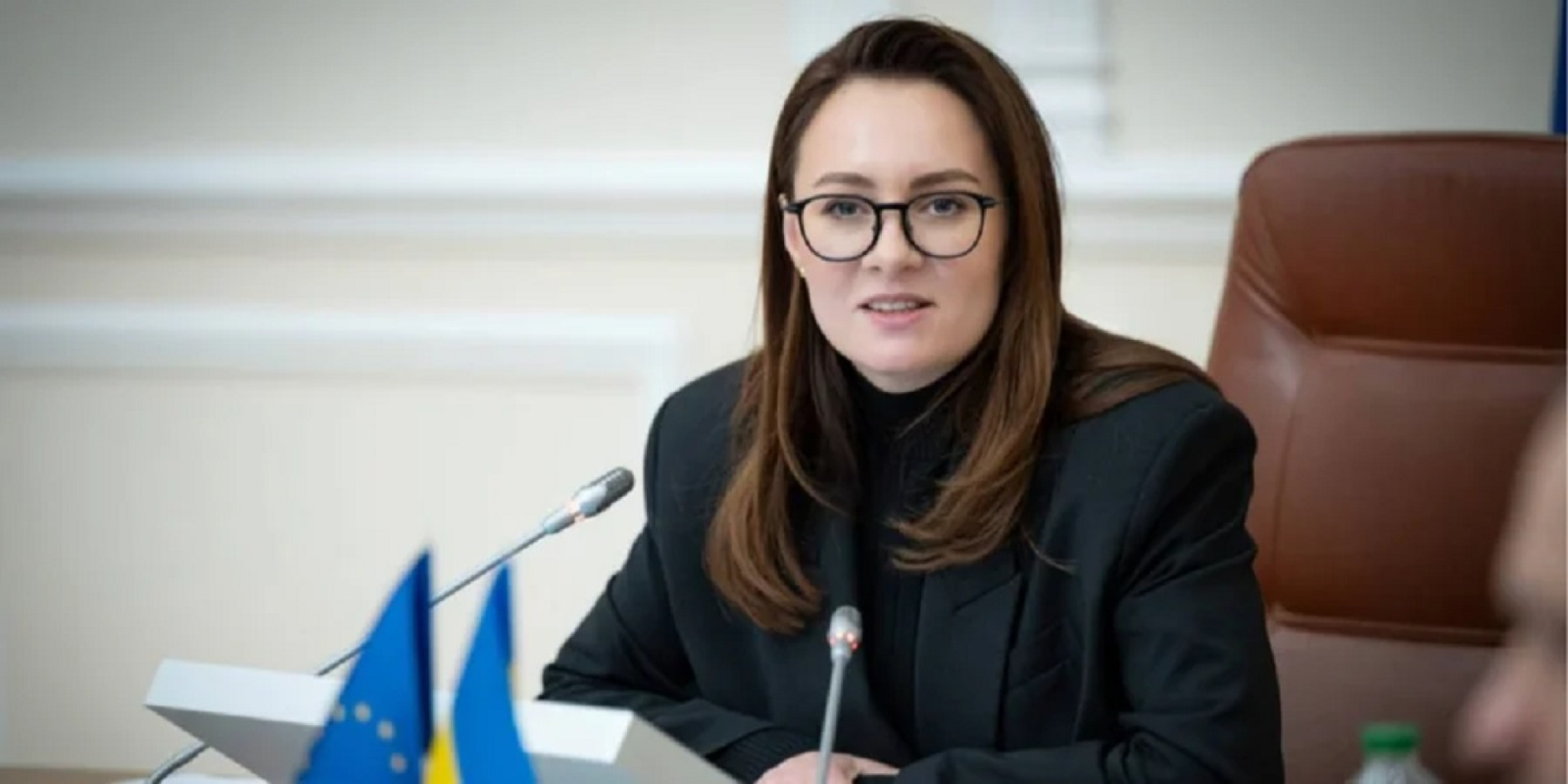 Представники Кабінету Міністрів України на засіданні щодо обговорення бюджетних планів