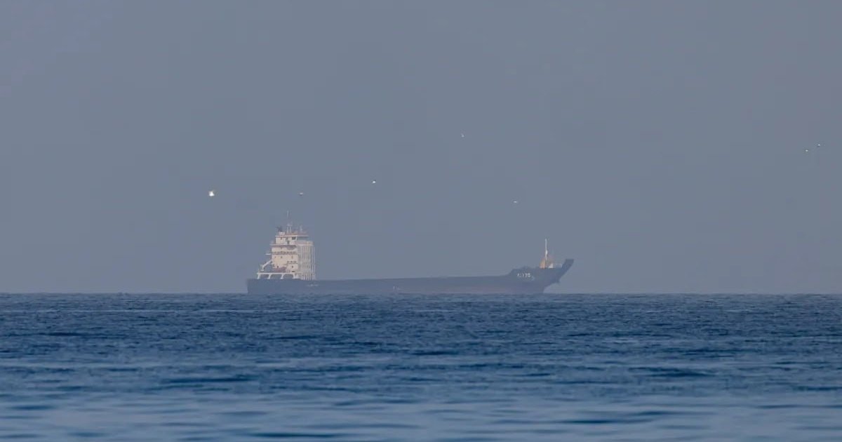 Морське судно в Ормузькій протоці після атаки, що вплинула на міжнародне судноплавство