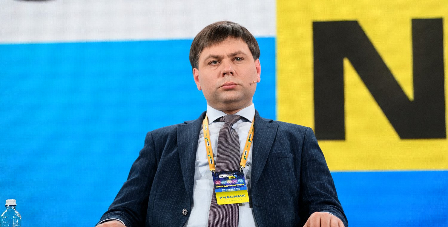 Офіційний представник міністерства оборони України під час виступу, що стосується реформ та перевірок у територіальних центрах комплектування.