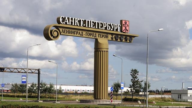 Нафтовий термінал у порту Санкт-Петербурга після удару.