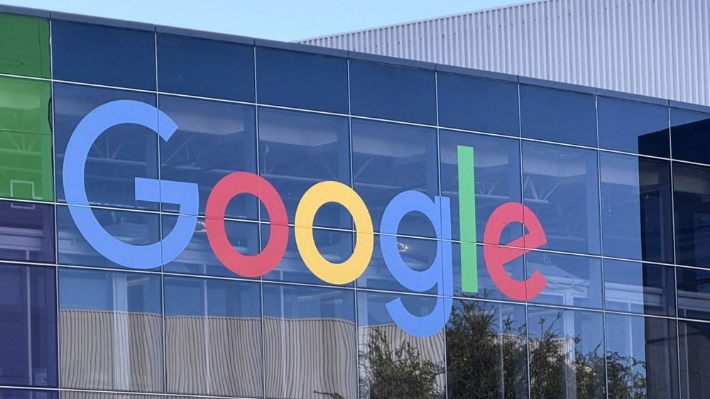 Знак Європейської Комісії, що символізує регуляторні дії проти Google