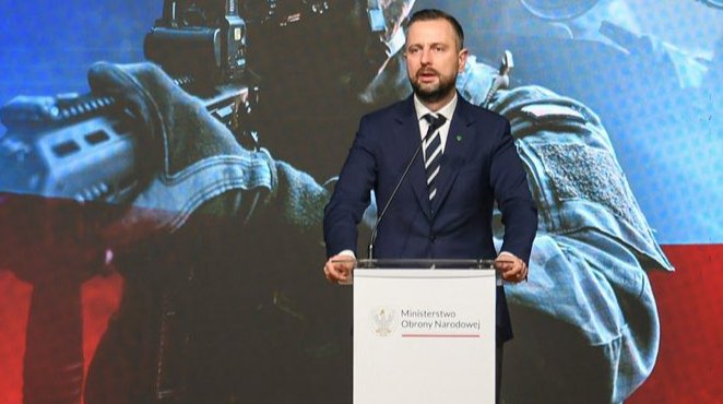 Владислав Косіняк-Камиш, міністр оборони Польщі, захищає передачу ракет Patriot Україні.