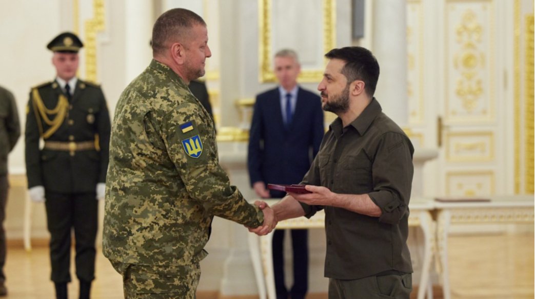 Зустріч Президента України Володимира Зеленського та посла Валерія Залужного.