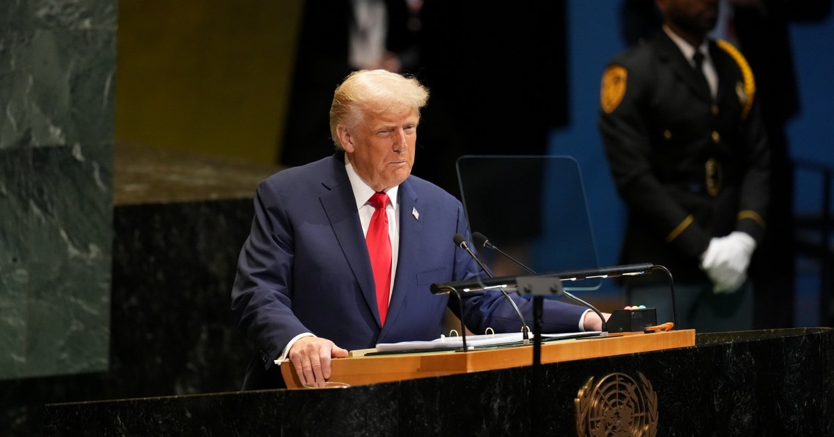 Дональд Трамп, фігурант судових справ про сексуальне насильство та наклеп.