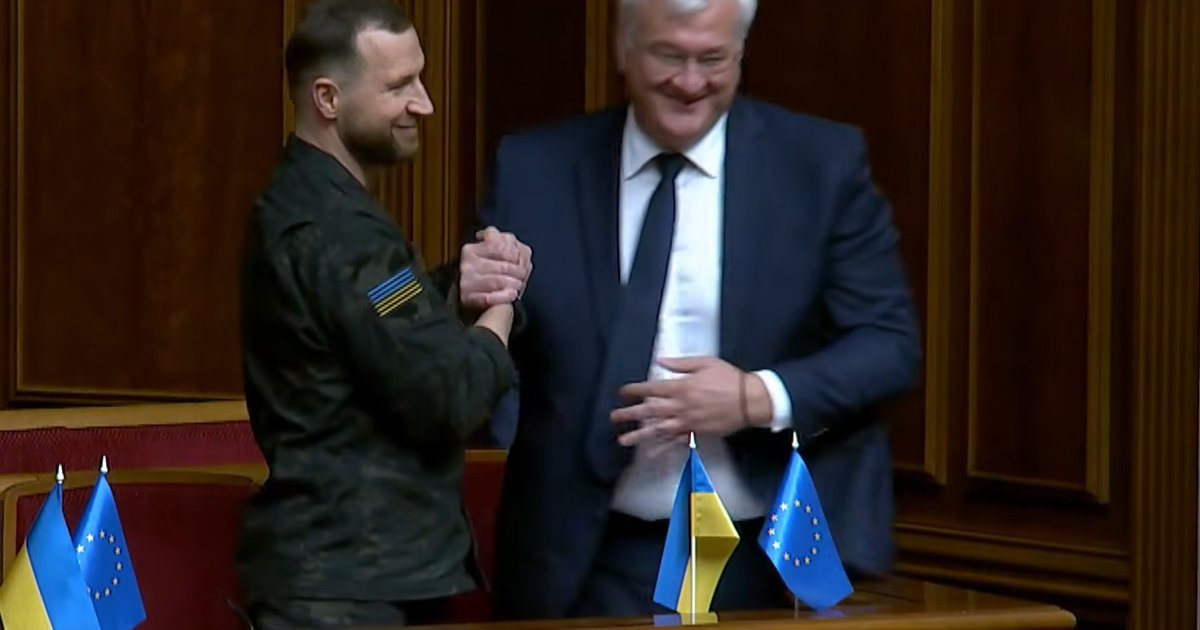 Президент Володимир Зеленський дякує за призначення очільників МЗС та Міноборони.