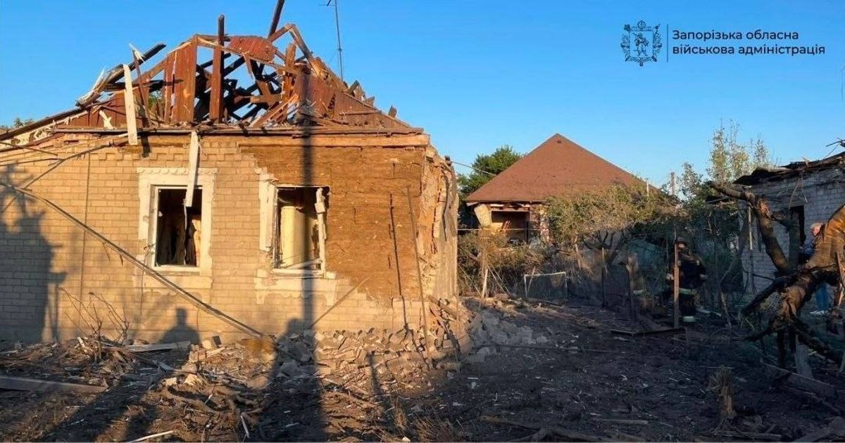 Наслідки обстрілів житлових районів Півдня України