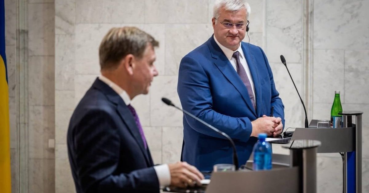 Міністр закордонних справ України Андрій Сибіга та глава МЗС Німеччини Йоганн Вадефуль на зустрічі.