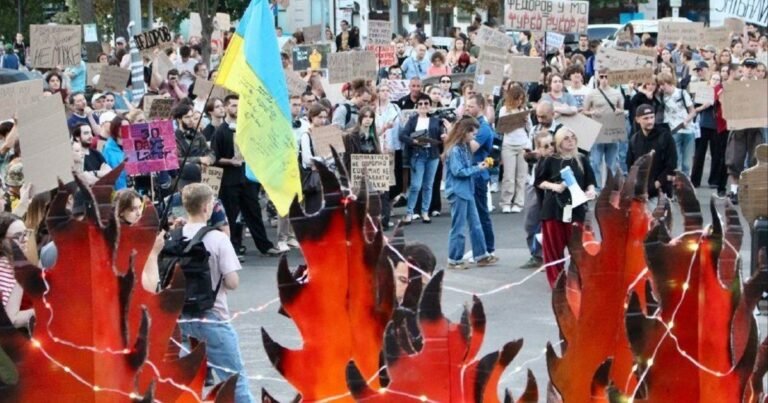 Керівники Офісу президента, екс-міністр оборони, антикорупційні органи України