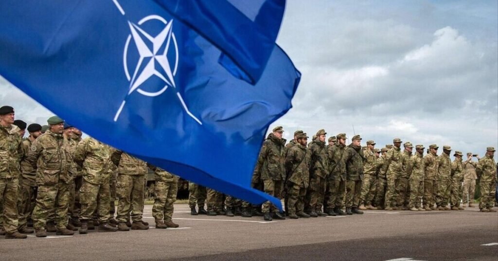 Представник НАТО обговорює відсутність ознак нападу Росії та гібридну діяльність.