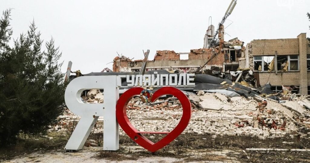 Дмитро Філатов, командир 1-го окремого штурмового полку, обговорює військову ситуацію