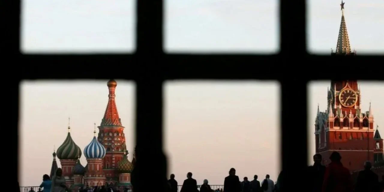 Родні Мімс Кук-молодший на економічному форумі в Росії, мета якого — подолання дипломатичного глухого кута.