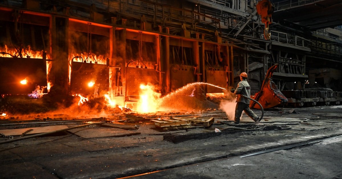 Металургійний комбінат «Запоріжсталь» після нічної атаки.