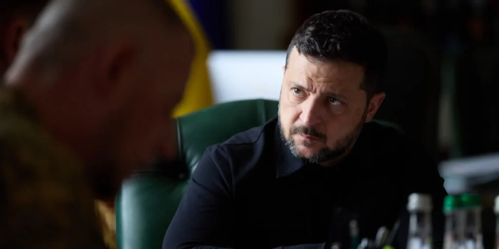 Президент Зеленський на безпековій нараді щодо ситуації на фронті та захисту Запоріжжя.