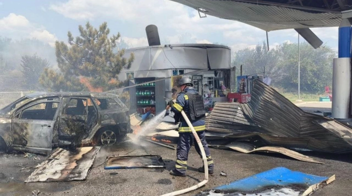 Наслідки російського удару по заправному комплексу на Дніпропетровщині