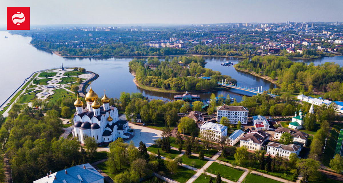 Аерофотознімок інфраструктурних об'єктів в Ярославлі та Енгельсі під час атаки БПЛА.