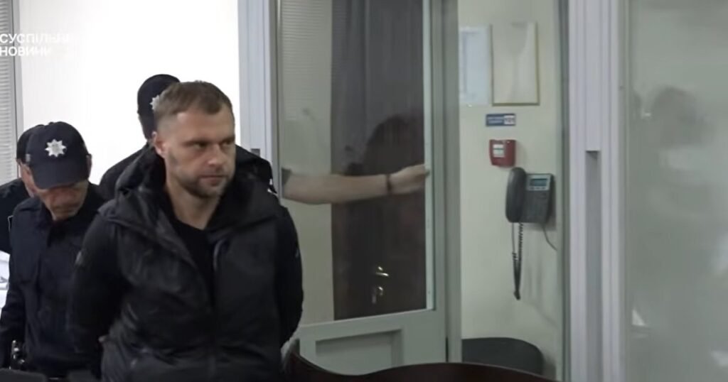 Сергій Кропива та Єлизавета Івахненко в суді