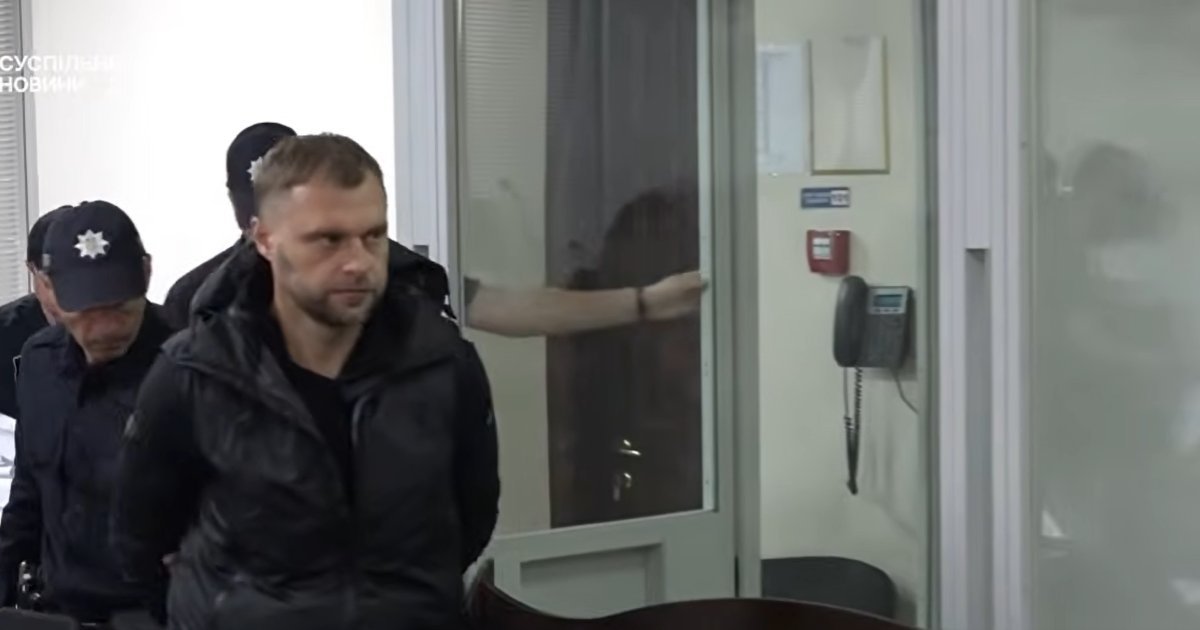 Сергій Кропива та Єлизавета Івахненко в суді