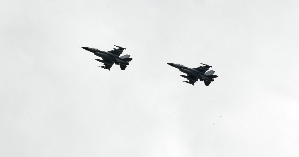 Боєприпаси для винищувачів F-16