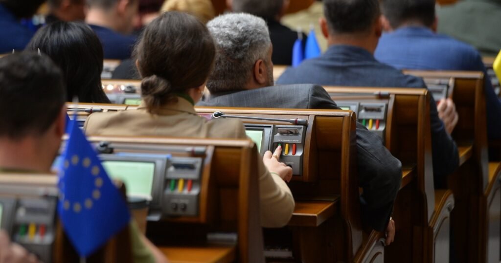 Засідання Верховної Ради щодо розширення митних та податкових пільг для оборонних закупівель.
