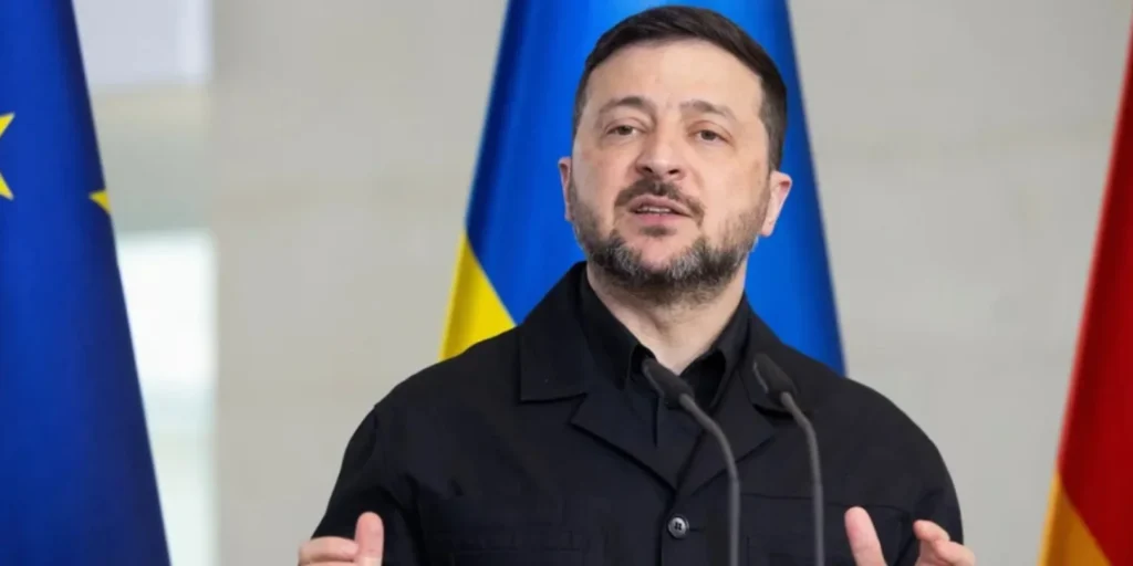 Президент України Володимир Зеленський під час зустрічей із керівниками силових структур та генпрокурором.