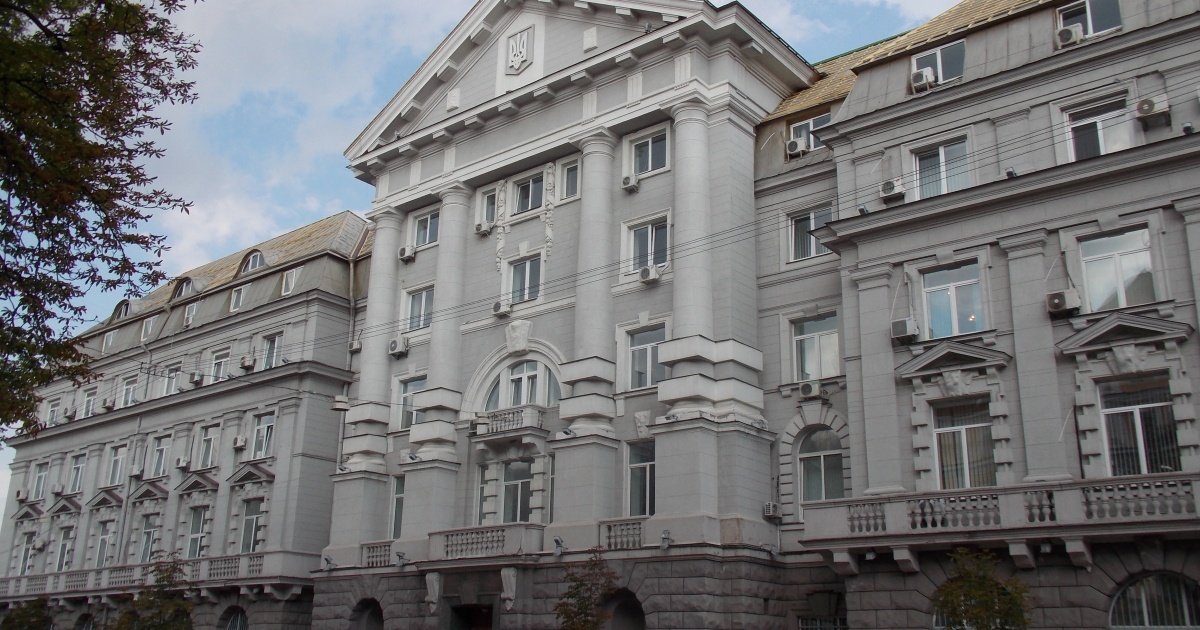 Наслідки атаки російського дрона на будівлю Служби безпеки України в Києві