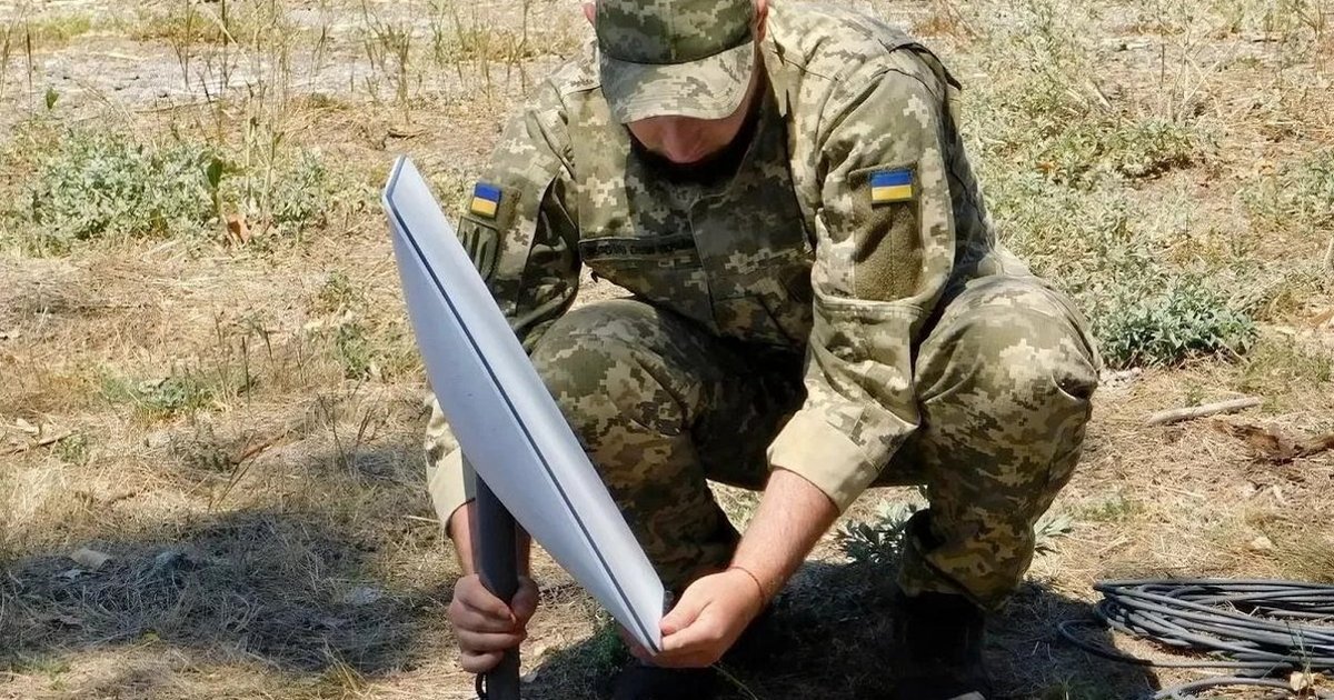 Військові дрони та наслідки збоїв системи Starshield