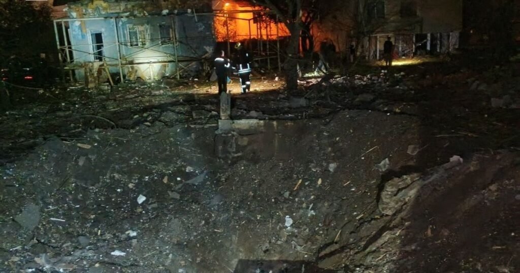 Наслідки удару балістичними ракетами по Києву 22 жовтня.