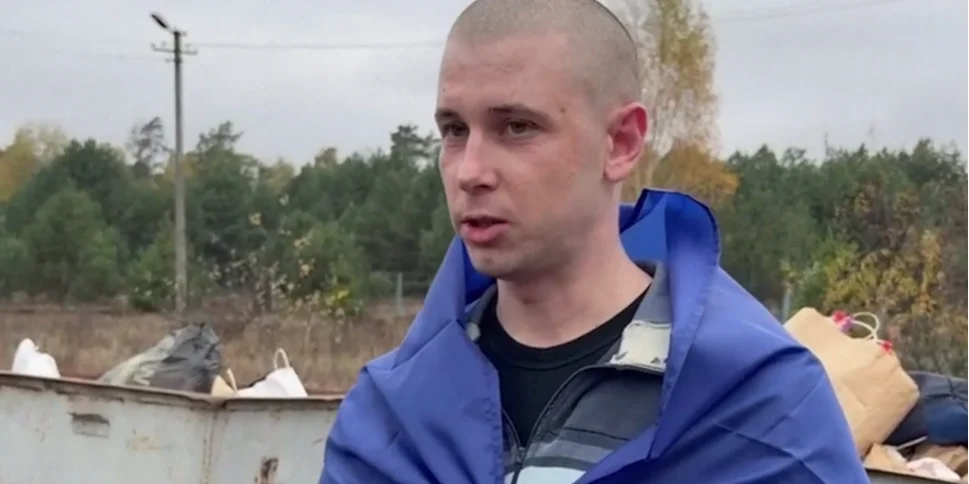 Група українських військових після повернення з полону