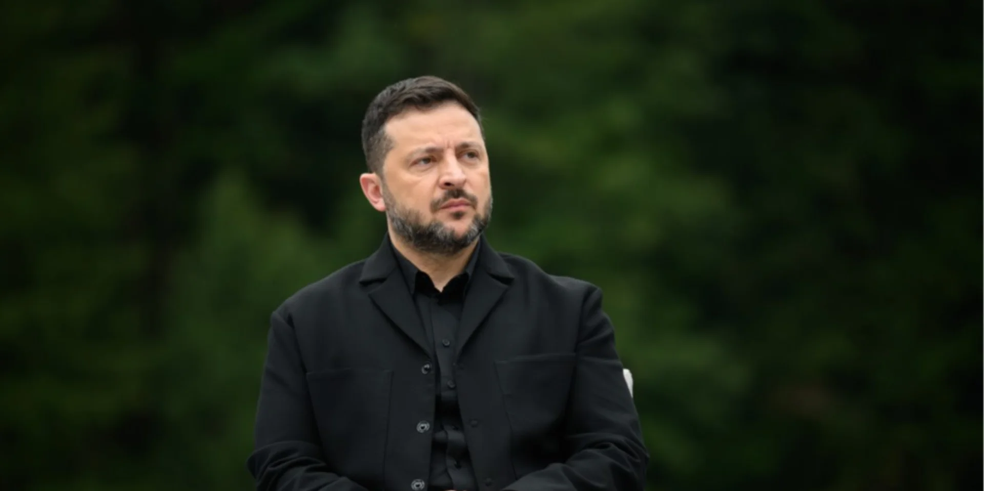 Президент України Володимир Зеленський під час брифінгу