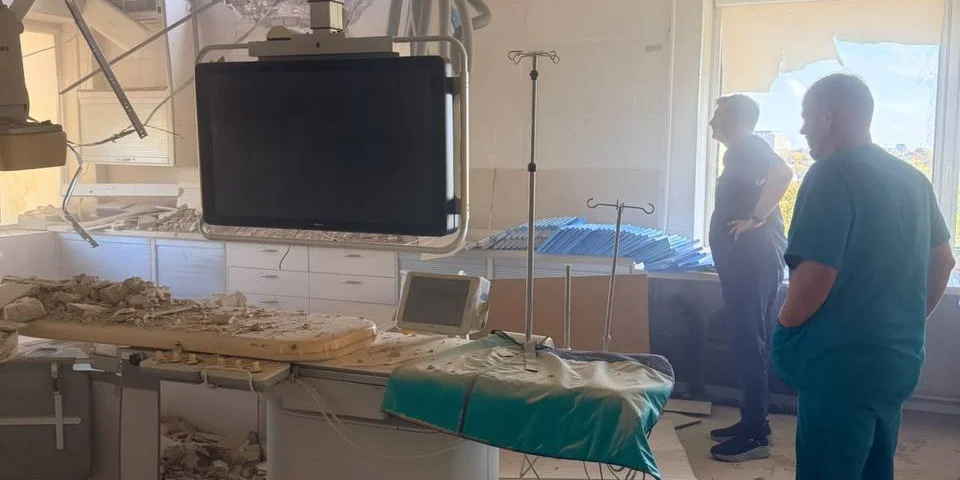 Пошкоджена операційна Інституту кардіології імені Стражеска у Києві
