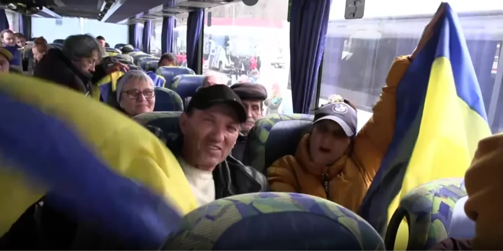 Евакуйовані громадяни України з Олешків